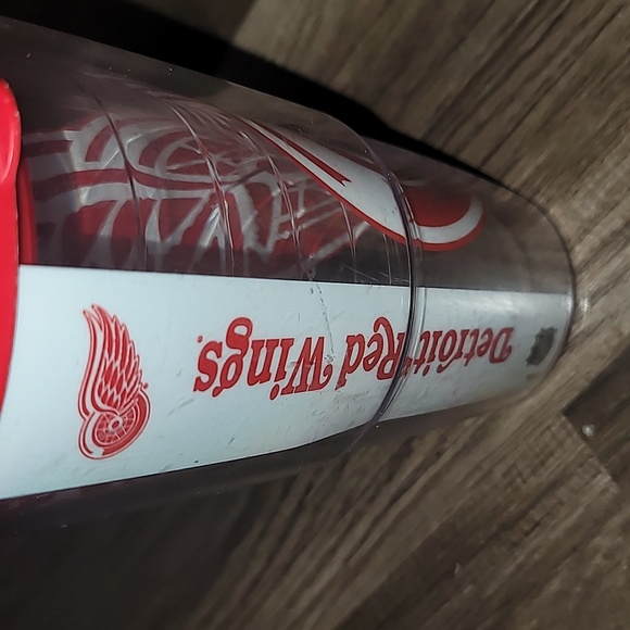 NHL Detroit Red Wings Tervis  240z Tumbler with Red Lid - Picture 2 of 6